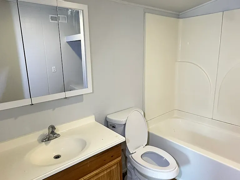 129 Eastside Dr — Photo 8