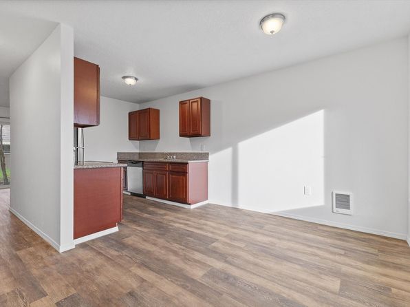 9801-9823 NE Glisan St #9817