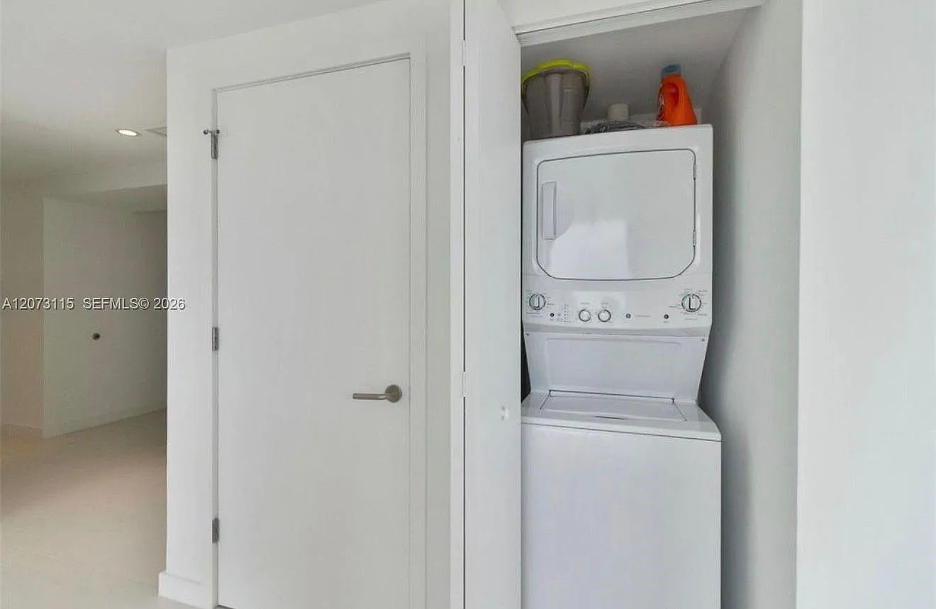 2 bed, 1084 sqft, $4,500 — Photo 3