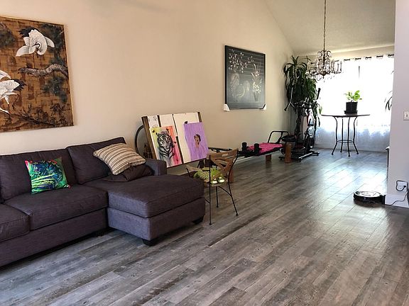 2nd image of 2811 Glauser Dr