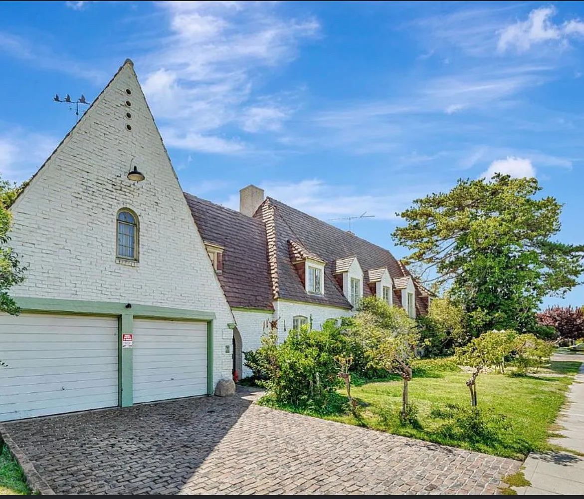 8 bed, 7420 sqft, $6,500 — Photo 1