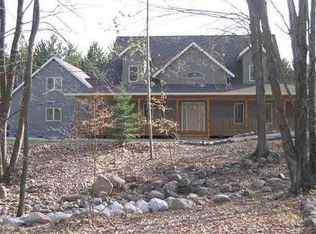 8285 County Line Dr, Rosholt, WI 54473