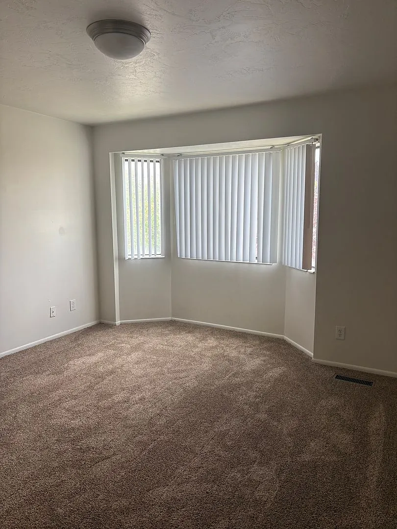 Independence Townhomes — Photo 4