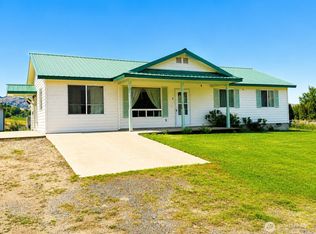 8 Orchard Loop S, Tonasket, WA 98855