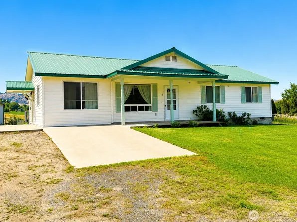 8 Orchard Loop S., Tonasket, WA 98855