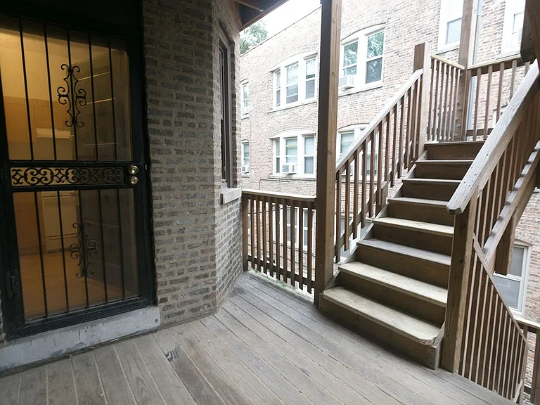 5700 S. Blackstone Avenue — Photo 17