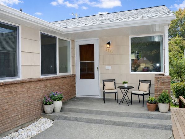 4841 Fauntleroy Way SW