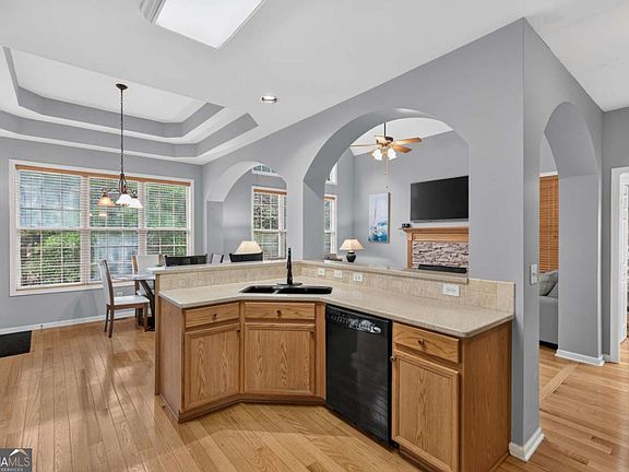 3rd image of 3273 Thornecreek Dr