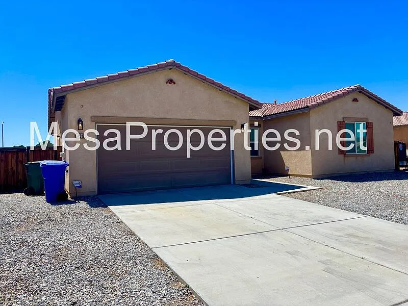 Building Photo - 14312 Sierra Grande St
