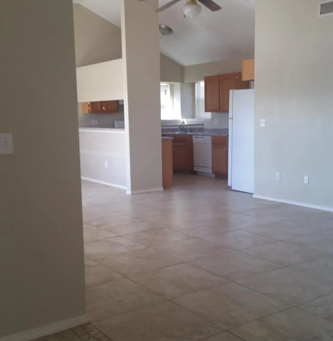 4 bed, 2.0 bath, 1385 sqft, $1,500 — Photo 2