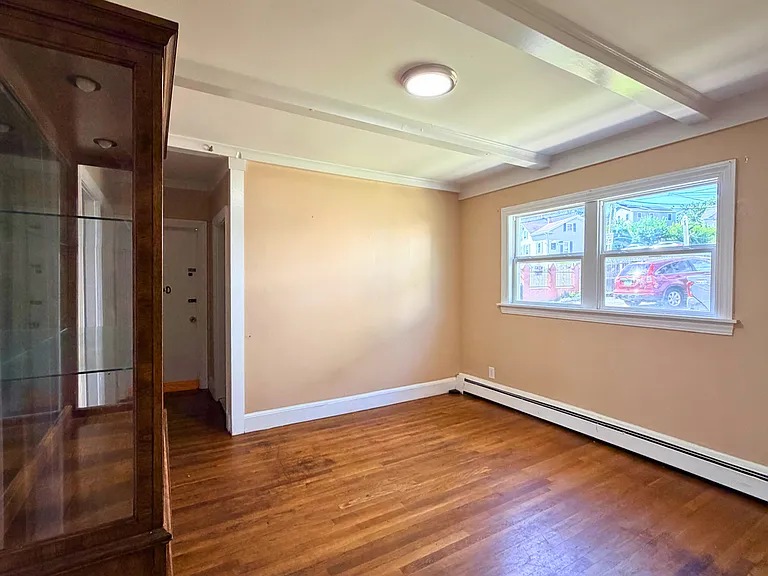 136 Seamans St #1R — Photo 7