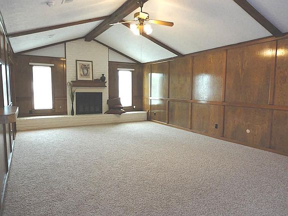 2nd image of 2413 Maxwell Ln