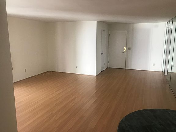 5th image of 5000 S Centinela Ave APT 205