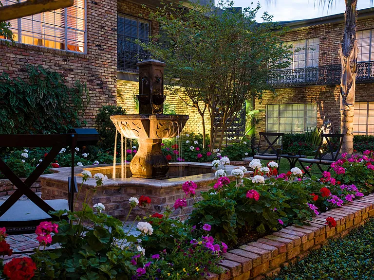 Beautiful Garden Courtyard and Piazza