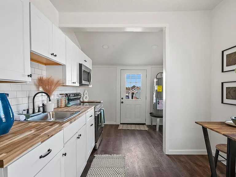 515 E Morton St — Photo 10