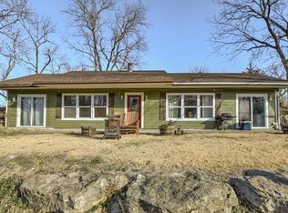 8004 E 221st St, Peculiar, MO 64078