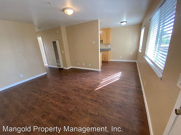 4th image of 10326 Tembladera St #1