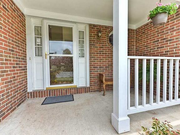 5th image of 3198 Kinross Cir