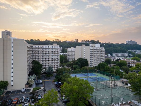 1055 River Rd APT 901S