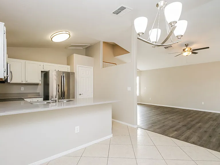 1042 N Blackbird Dr — Photo 8