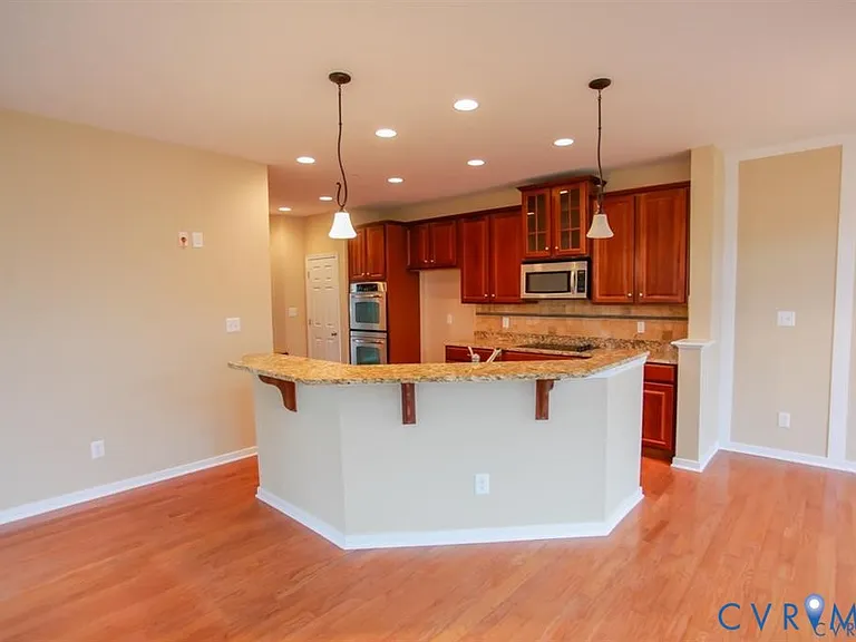 2910 Murano Way — Photo 7