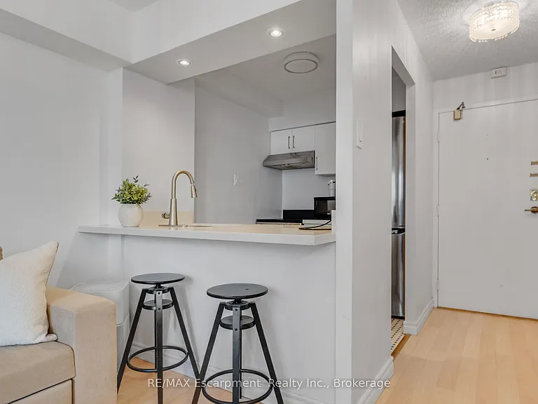 80 Saint Patrick St #820 — Photo 12