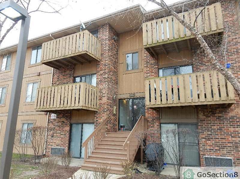 1st image of 756 Prescott Dr APT 210