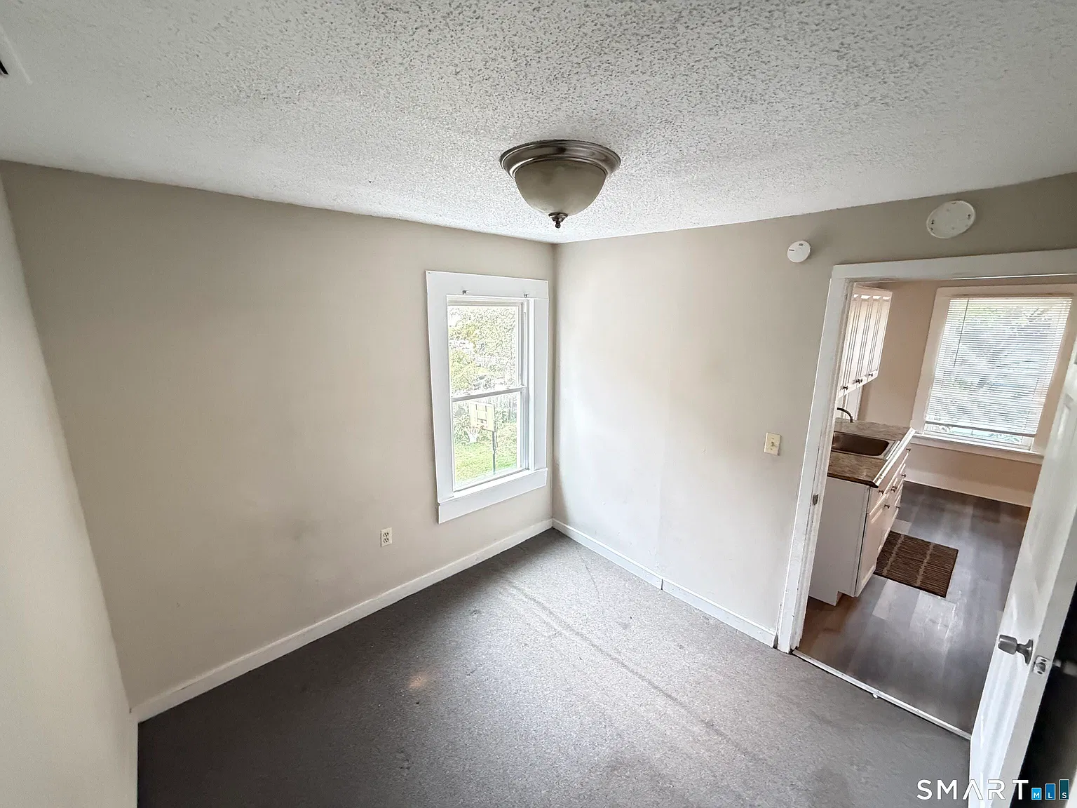 4 bed, 1.0 bath, 1000 sqft, $2,100 — Photo 4