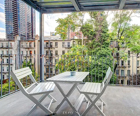 Rented by Town Residential | media 9