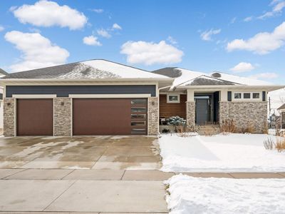 386 Riverside Cir, Anoka, MN, 55303
