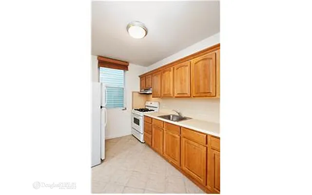 Rented by Douglas Elliman | media 4