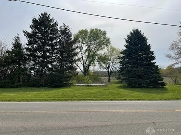 1266 Titus Rd, Springfield, OH 45502
