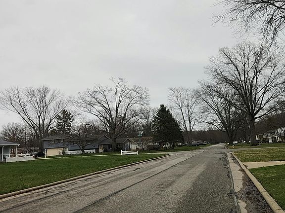 5th image of 32709 Belle Rd