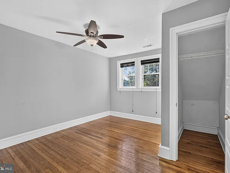 21 E Redman Ave — Photo 54