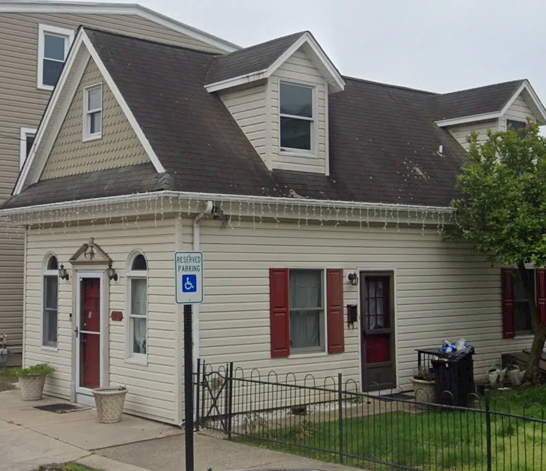 230 Washington st — Photo 1