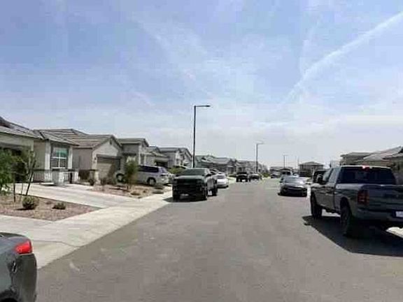 Exterior Neighborhood (street photo)