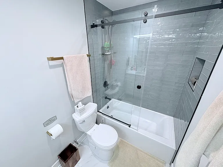 2451 N Albany Ave #1 — Photo 19