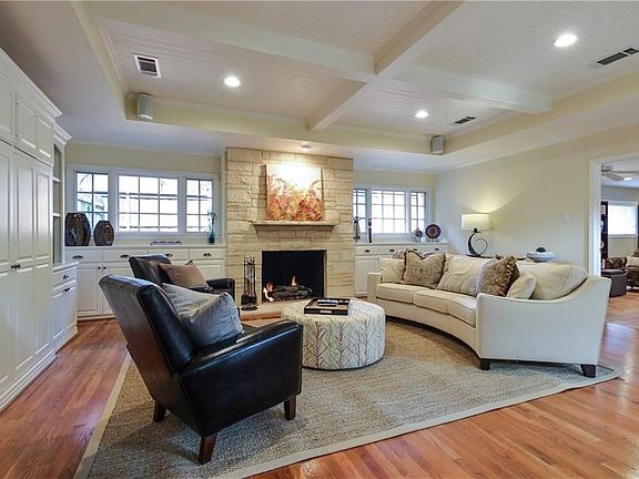 5th image of 4415 Woodfin Dr