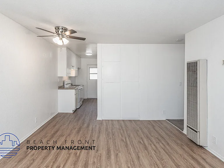1375 Temple Ave — Photo 13