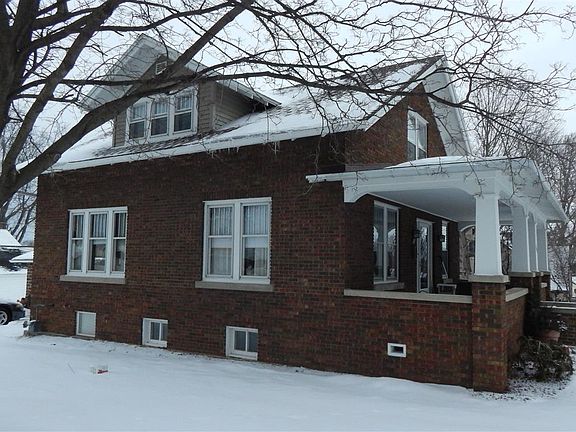 2nd image of 102 E Madison St