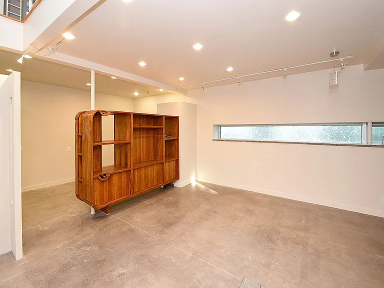 1018 S 36th St — Photo 31