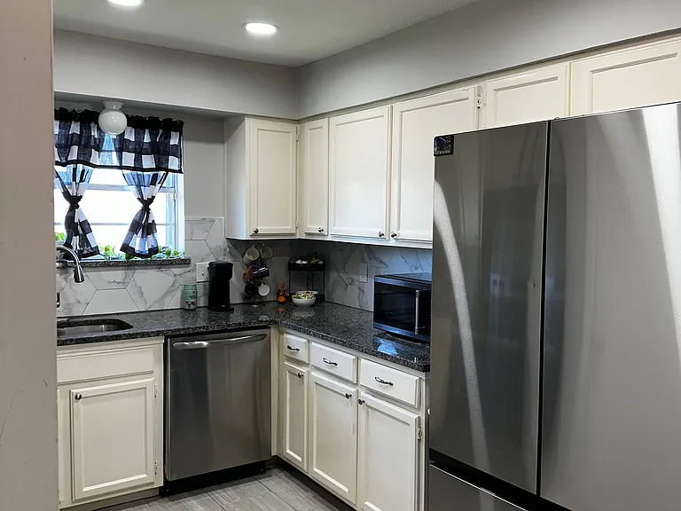 1 E Mountain Ln #MAIN — Photo 8