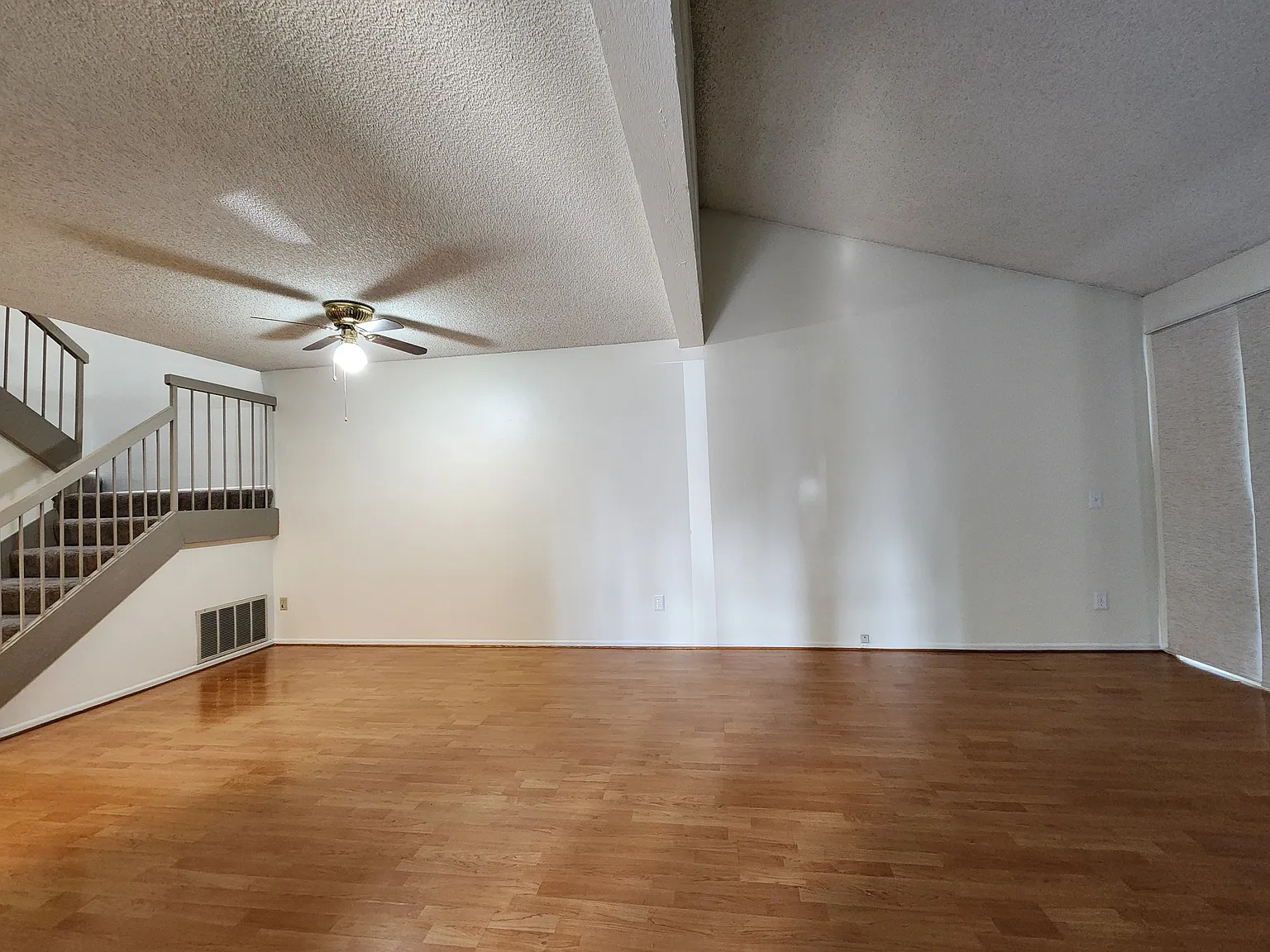 3 bed, 2.5 bath, 1345 sqft, $2,900 — Photo 4