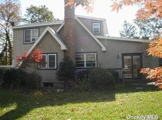 11 Locust Rd, Wading River, NY 11792