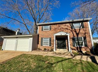 13 Hassam Ct, Ballwin, MO 63021