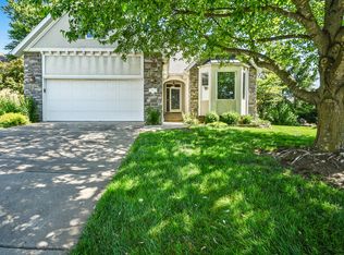 962 S Carriage Ave, Springfield, MO 65809