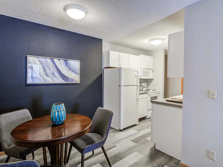 Park Glen Apartments — Photo 19