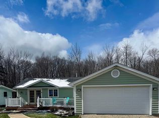 11397 NE Wawasee Dr, Syracuse, IN 46567