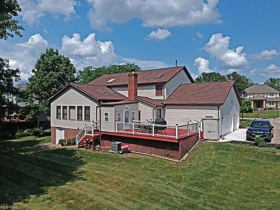 2nd image of 457 Aintree Dr