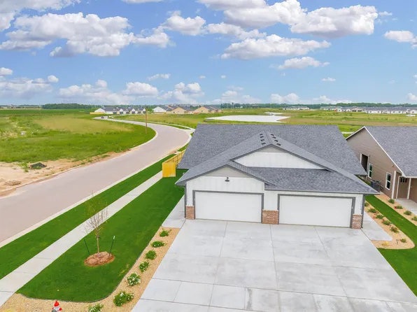 2017 N Reece Rd, Goddard, KS 67052